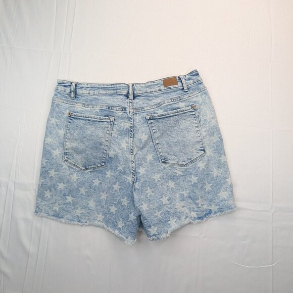RARE Judy Blue Plus Size Star Print Mid Rise Shorts Size 3XL Blue - Picture 9 of 17